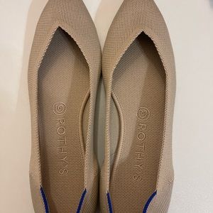 Women’s Rothy’s- the point shoes-size 9